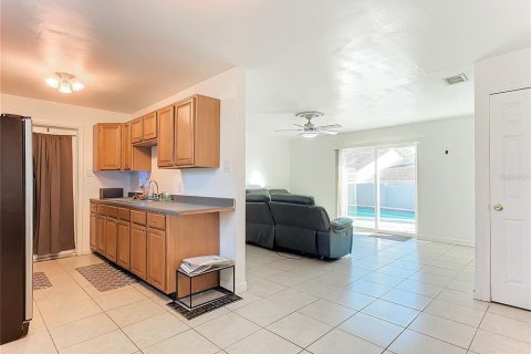 House in Daytona Beach, Florida 3 bedrooms, 104.79 sq.m. № 1524844 - photo 3