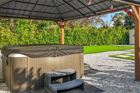 House in Jupiter, Florida 3 bedrooms, 98.85 sq.m. № 2047116 - photo 12