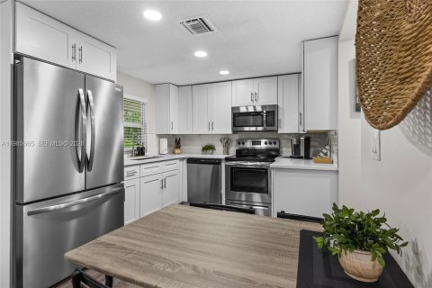 House in Jupiter, Florida 3 bedrooms, 98.85 sq.m. № 2047116 - photo 3