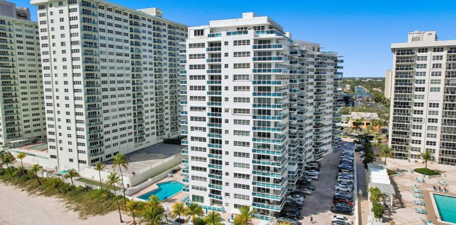 Condominio en Fort Lauderdale, Florida, 2 dormitorios № 978435