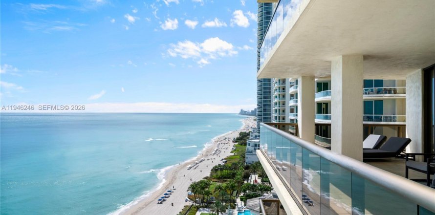 Condo in Sunny Isles Beach, Florida, 3 bedrooms  № 2169191