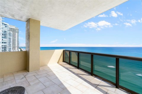 Condo in Sunny Isles Beach, Florida, 3 bedrooms  № 2169191 - photo 13