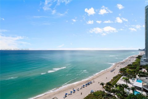 Condo in Sunny Isles Beach, Florida, 3 bedrooms  № 2169191 - photo 17