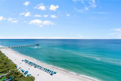 Condo in Sunny Isles Beach, Florida, 3 bedrooms  № 2169191 - photo 15