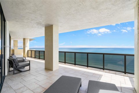 Condo in Sunny Isles Beach, Florida, 3 bedrooms  № 2169191 - photo 18