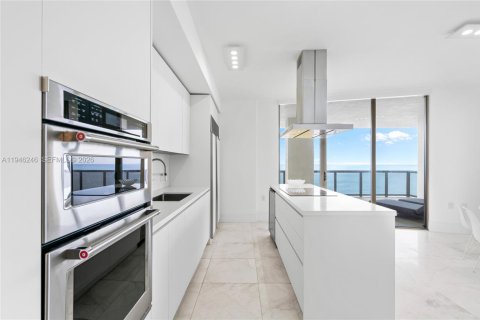 Condo in Sunny Isles Beach, Florida, 3 bedrooms  № 2169191 - photo 22