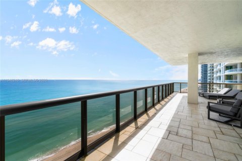 Condo in Sunny Isles Beach, Florida, 3 bedrooms  № 2169191 - photo 12