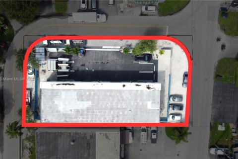 Купить коммерческую недвижимость в Хайалиа, Флорида № 2037260 - фото 4