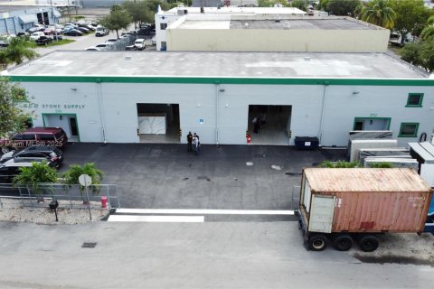 Купить коммерческую недвижимость в Хайалиа, Флорида № 2037260 - фото 11