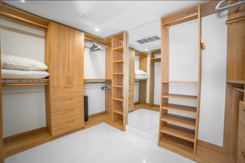 Condominio en venta en Miami Beach, Florida, 2 dormitorios, 196.95 m2 № 2058046 - foto 17