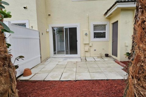 Touwnhouse à louer à Wellington, Floride: 2 chambres, 98.66 m2 № 1136451 - photo 1