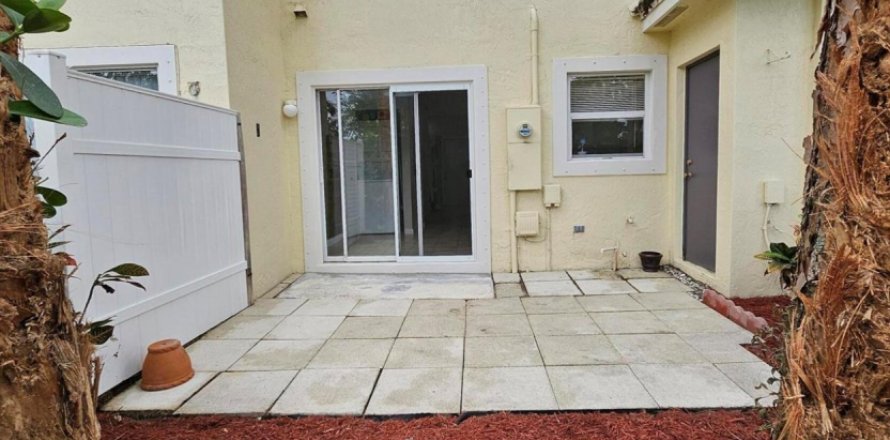 Touwnhouse à Wellington, Floride 2 chambres, 98.66 m2 № 1136451