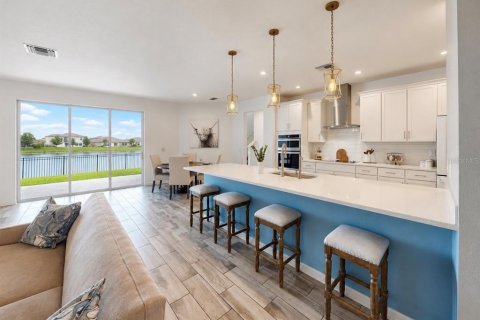 House in Palmetto, Florida 5 bedrooms, 270.81 sq.m. № 2156663 - photo 15