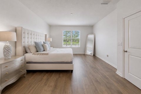 House in Palmetto, Florida 5 bedrooms, 270.81 sq.m. № 2156663 - photo 25