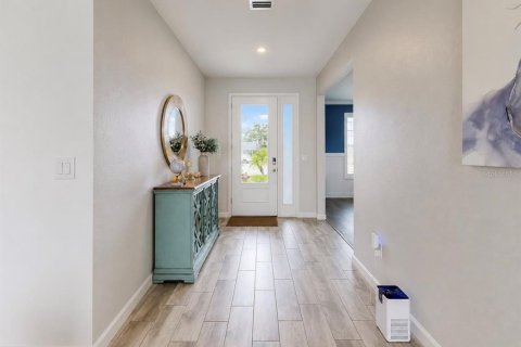 House in Palmetto, Florida 5 bedrooms, 270.81 sq.m. № 2156663 - photo 8