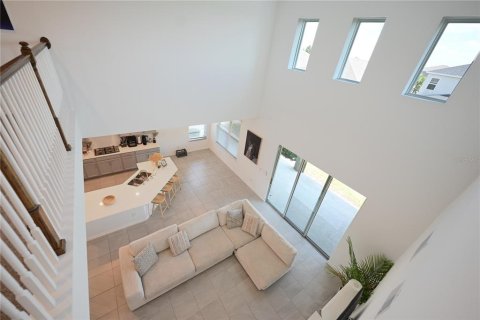 House in Apopka, Florida 4 bedrooms, 239.87 sq.m. № 1907383 - photo 13