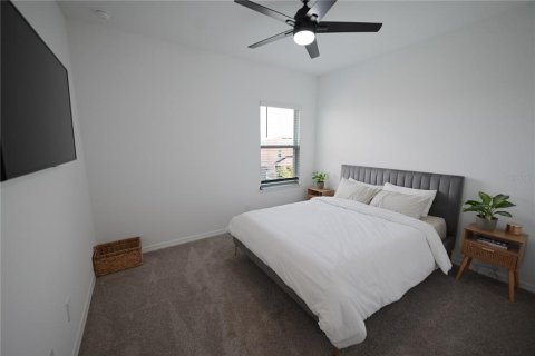 House in Apopka, Florida 4 bedrooms, 239.87 sq.m. № 1907383 - photo 28