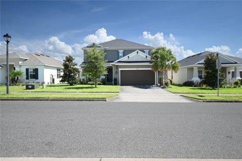 House in Apopka, Florida 4 bedrooms, 239.87 sq.m. № 1907383 - photo 1