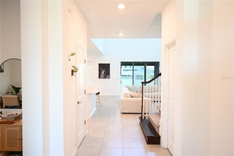 House in Apopka, Florida 4 bedrooms, 239.87 sq.m. № 1907383 - photo 9