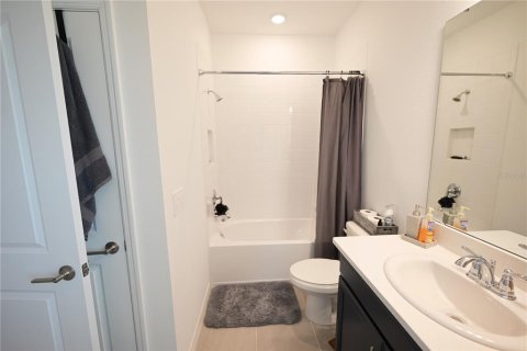 House in Apopka, Florida 4 bedrooms, 239.87 sq.m. № 1907383 - photo 27