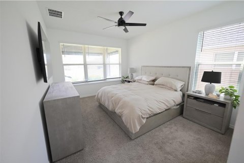 House in Apopka, Florida 4 bedrooms, 239.87 sq.m. № 1907383 - photo 20