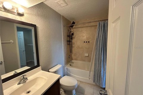 Condo in Orlando, Florida, 2 bedrooms  № 1812854 - photo 11