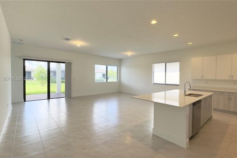 Villa ou maison à louer à Ave Maria, Floride: 3 chambres, 188.41 m2 № 1983546 - photo 3