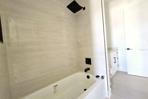 Casa en venta en Saint Petersburg, Florida, 4 dormitorios, 217.48 m2 № 2145427 - foto 15