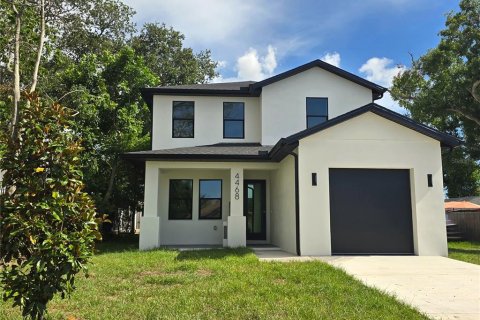 Casa en Saint Petersburg, Florida 4 dormitorios, 217.48 m2 № 2145427