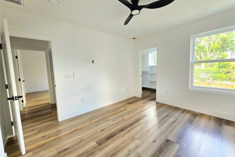 Casa en venta en Saint Petersburg, Florida, 4 dormitorios, 217.48 m2 № 2145427 - foto 27