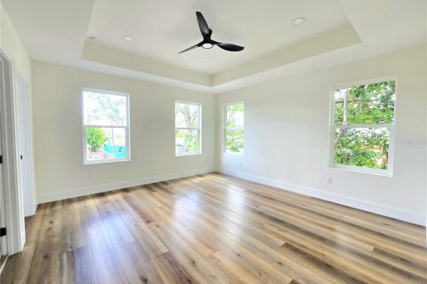 Casa en venta en Saint Petersburg, Florida, 4 dormitorios, 217.48 m2 № 2145427 - foto 21