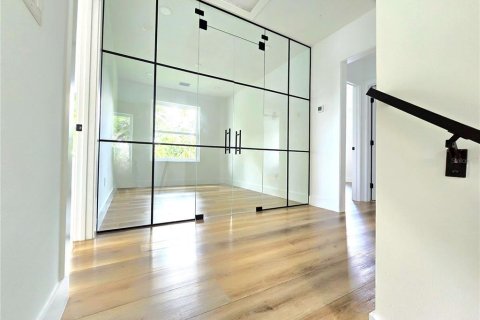 Casa en venta en Saint Petersburg, Florida, 4 dormitorios, 217.48 m2 № 2145427 - foto 18