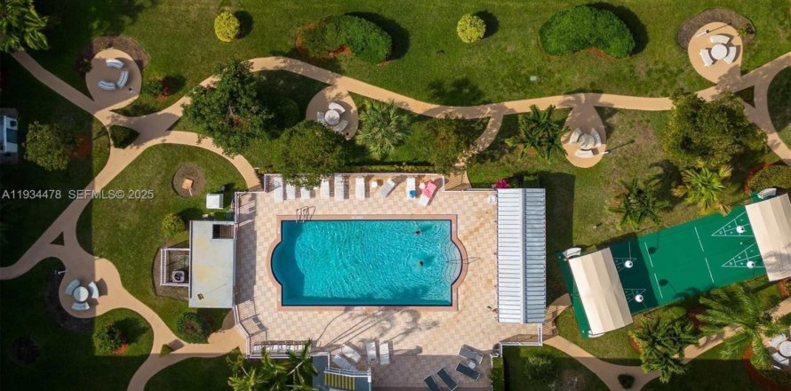 Condo in Miami, Florida, 1 bedroom  № 2036187