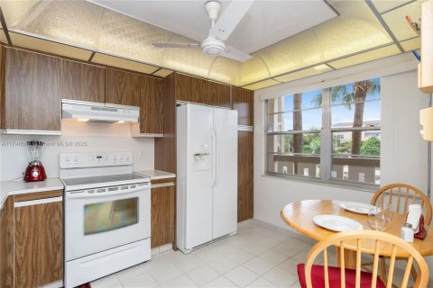 Condo in Coconut Creek, Florida, 2 bedrooms  № 1738535 - photo 7