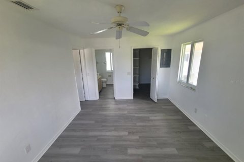 Condominio en alquiler en Punta Gorda, Florida, 2 dormitorios, 97.18 m2 № 1904443 - foto 3