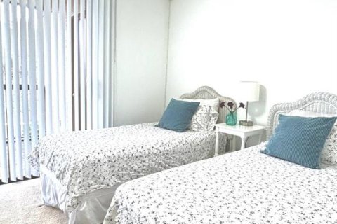 Condo in Port Charlotte, Florida, 2 bedrooms  № 2198908 - photo 11