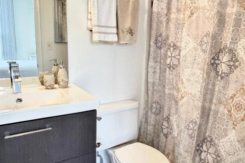 Condo in Port Charlotte, Florida, 2 bedrooms  № 2198908 - photo 10