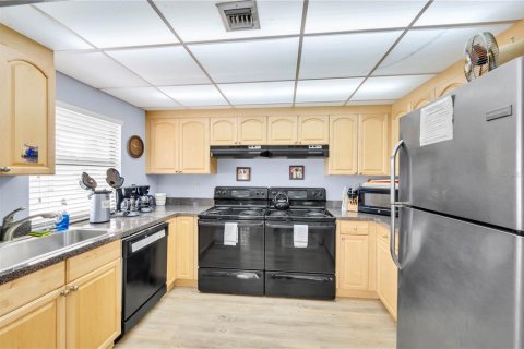 Condo in Port Charlotte, Florida, 2 bedrooms  № 2198908 - photo 22