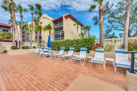Condo in Port Charlotte, Florida, 2 bedrooms  № 2198908 - photo 19