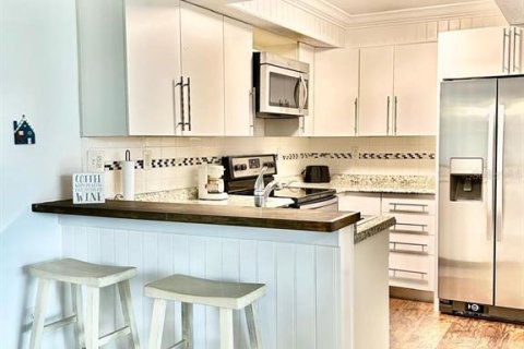 Condo in Port Charlotte, Florida, 2 bedrooms  № 2198908 - photo 6