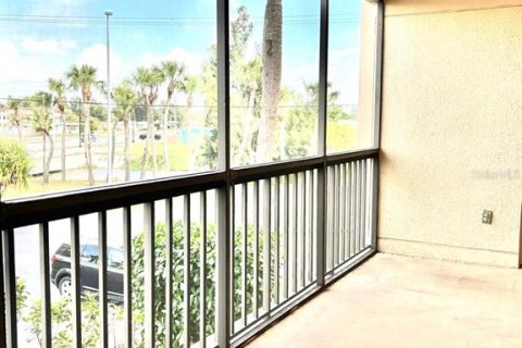 Condo in Port Charlotte, Florida, 2 bedrooms  № 2198908 - photo 14