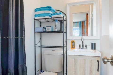 Commercial property in Fort Lauderdale, Florida 137.31 sq.m. № 2024277 - photo 10