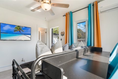 Commercial property in Fort Lauderdale, Florida 137.31 sq.m. № 2024277 - photo 8