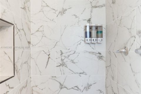 Commercial property in Fort Lauderdale, Florida 137.31 sq.m. № 2024277 - photo 11