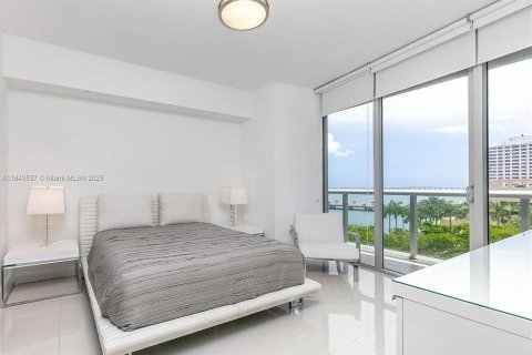 Condo in Miami, Florida, 2 bedrooms  № 1940156 - photo 17