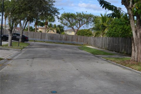 Casa en alquiler en Cutler Bay, Florida, 5 dormitorios, 266.54 m2 № 2059800 - foto 15