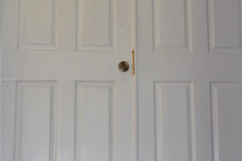 Casa en alquiler en Cutler Bay, Florida, 5 dormitorios, 266.54 m2 № 2059800 - foto 23