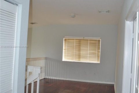 Casa en alquiler en Cutler Bay, Florida, 5 dormitorios, 266.54 m2 № 2059800 - foto 17