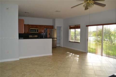 Casa en alquiler en Cutler Bay, Florida, 5 dormitorios, 266.54 m2 № 2059800 - foto 7