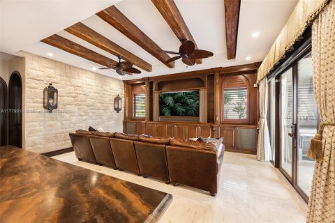 House in Coral Gables, Florida 5 bedrooms, 360.65 sq.m. № 1861396 - photo 12